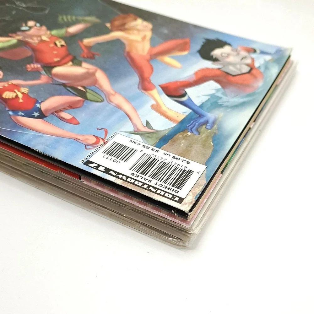 Lot of 7 DC Comics Comic Book Lot Mix Flash Superman Catwoman Teen Titans Azrael